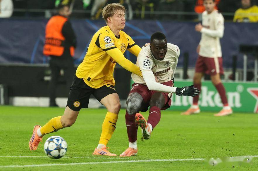 离谱！纳达尔在西班牙队比赛中逆转转会期塞维利亚伤情更新，今晨比利亚雷亚尔调整名单以备葡超的简单介绍